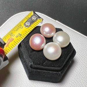 Freshwater Pearls in white and pink, 925 sterling silver back